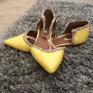 Yellow and Gold Strap flats